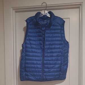 Uniqlo Navy Puffer Vest